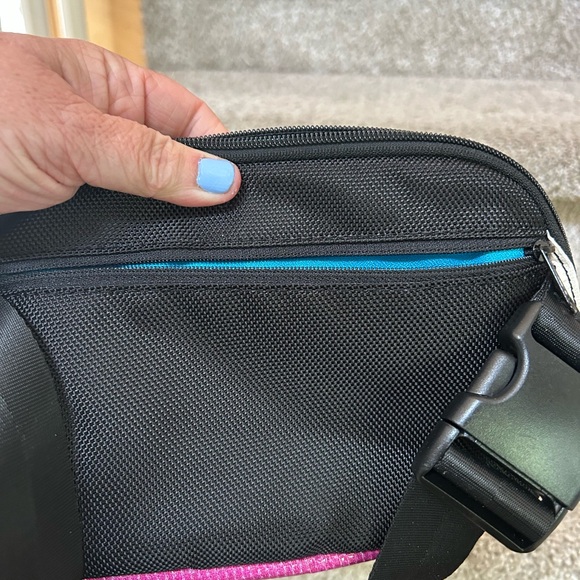 NWOT Rareform Zion Sling Bag. One of a kind. Recycled billboard vinyl. Adjusts - Picture 7 of 10